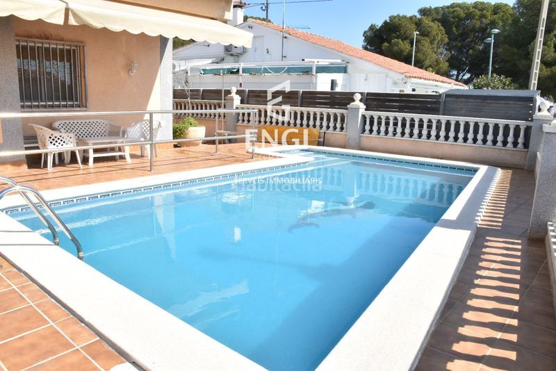 Foto ba16a7e0-4723-493e-bf58-1237543b8a86. Xalet amb calefacció aparcament piscina a Bellamar Calafell
