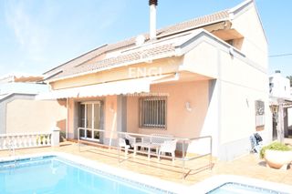 Chalet  Altafulla. Casa con piscina cinco habitaciones en bellamar calafell