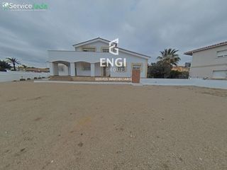 Chalet  Escorpio. En roda de bara