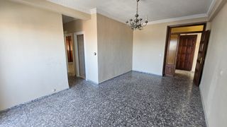 Appartement  Plaza los naranjos 3. Amplio piso con ascensor en zona oeste