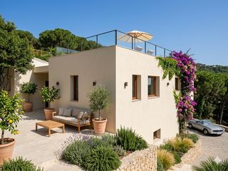 Maison  Carrer camí de pedracastell. Gran oportunidad: casa construida con estructura sólida y vistas