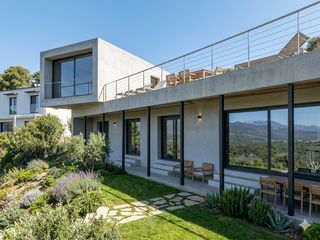 Casa  Carrer camí de pedracastell. Gran oportunidad: casa construida con estructura sólida y vistas