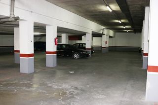 Lloguer Aparcament cotxe a Avinguda felip v 15. Alquiler plaza de garaje en petrer, zona campet, canal, felipe v