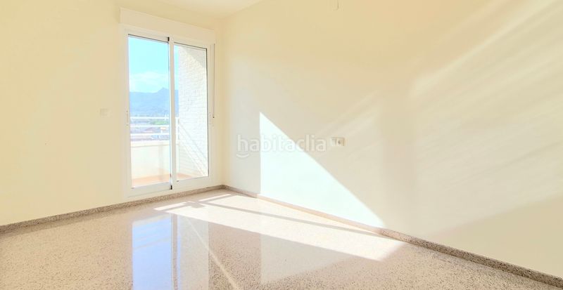 Foto e93cdc69-878e-4722-9440-45518e521f45. Duplex in carretera de circunvalación 31 in Centro Elda