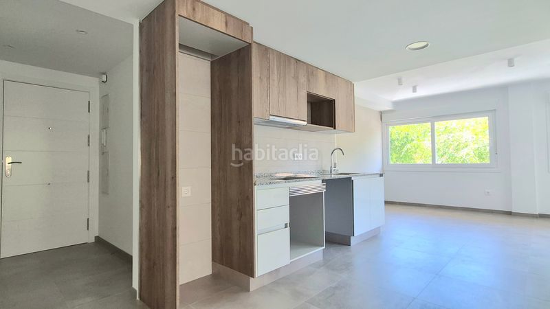 Foto 10b8464a-483b-4e2f-b95b-4614c0039813. Pis a calle uruguay 6 a Las Trescientas-San Francisco-Ciudad Vergel Elda