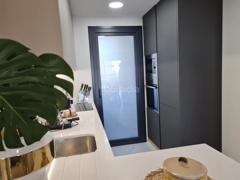 Foto 30d37727-35b6-4c83-965a-356c52c63d73. Apartament amb calefacció piscina a Via Parque Benidorm