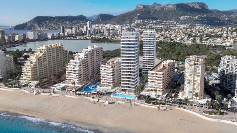 Foto 634ebb8e-f8e8-420d-a228-01ca9db6fb98. Dúplex amb aparcament piscina a Zona Levante - Playa Fossa Calp