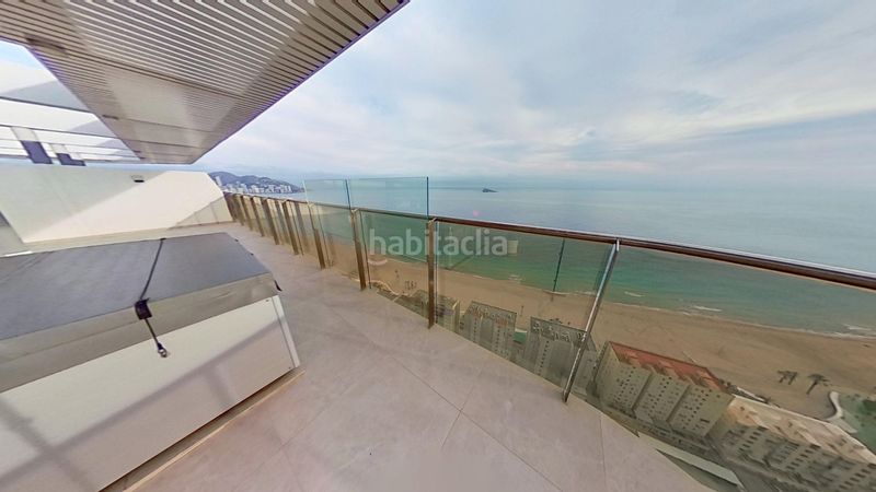 Foto 124a3850-e627-4d4a-9c5a-02e2d3e43b07. Àtic amb calefacció aparcament piscina a Playa Poniente Benidorm