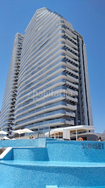Foto 2e7b6d1c-ebf9-4aa5-92df-f0a62a56e0dd. Àtic amb calefacció aparcament piscina a Playa Poniente Benidorm