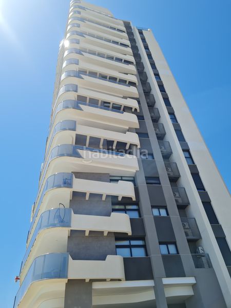 Foto 5d289914-9661-4af6-88a2-19ab3c2d4a30. Àtic amb calefacció aparcament piscina a Playa Poniente Benidorm