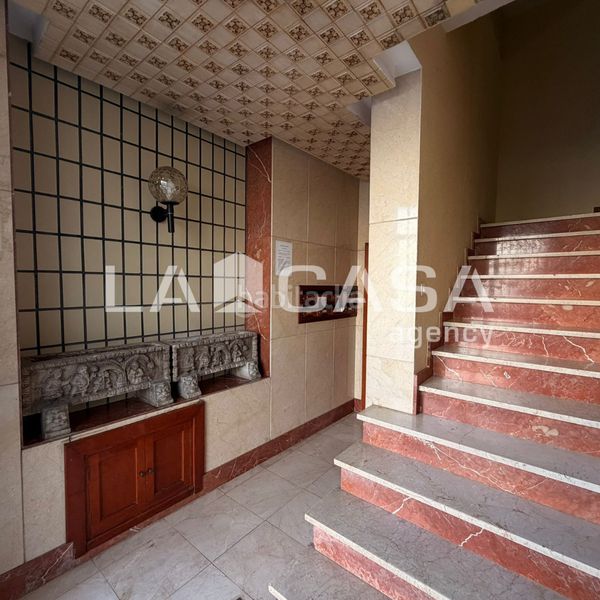 Foto 144a0b09-3d7e-41e1-97d7-03e9c1f4da33. Pis a Cruz Roja Sevilla