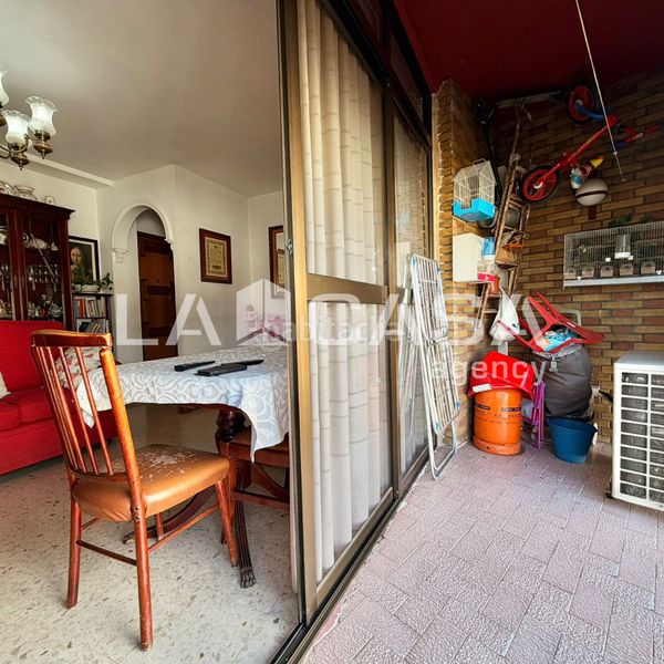 Foto 630a55e9-d0d4-49a9-b4e8-37eabf75a546. Pis a Cruz Roja Sevilla