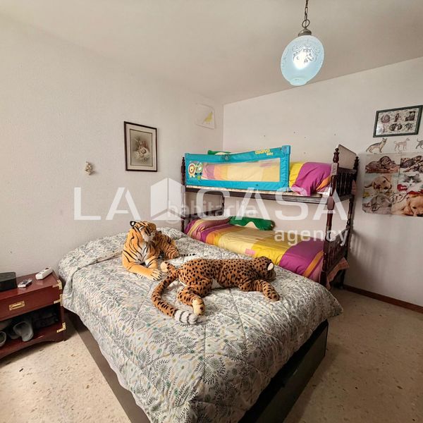 Foto a2bdde0d-f06c-45dd-b88c-88c1bfe4aba3. Pis a Cruz Roja Sevilla