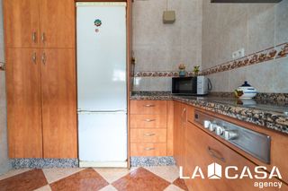 Casa a Centro - Doña Mercedes. Casa en planta baja con patio y naves.