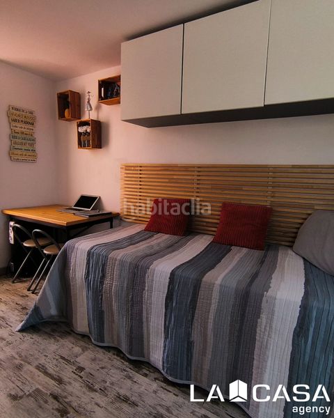 Foto f75150e0-15dc-4614-a7c8-bff8fc28aa93. Pis a Cruz Roja Sevilla