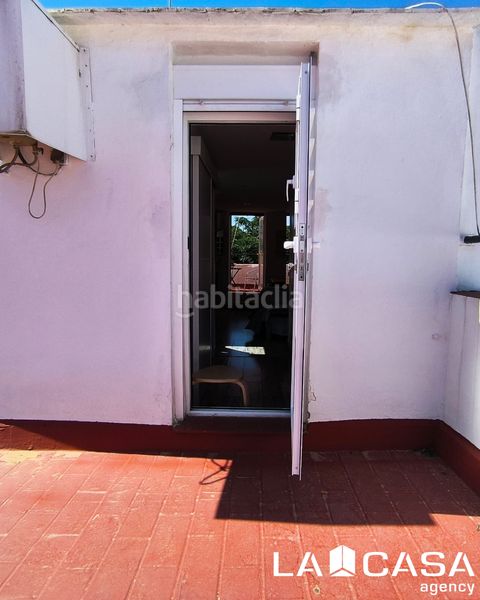 Foto fd9f4422-5fb6-4875-94e1-17bbbda53bf0. Pis a Cruz Roja Sevilla