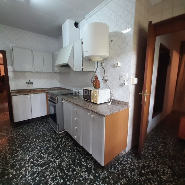 Foto 62930740-a955-4605-86c1-01b2dcbcbfb1. Casa adossada a Alcúdia de Crespins (l´)