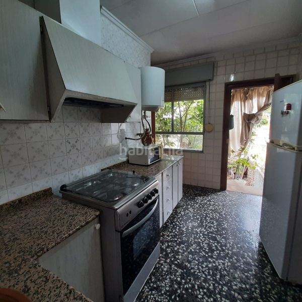 Foto cf93150e-0fc8-4889-a58d-4d075ca550d5. Casa adossada a Alcúdia de Crespins (l´)