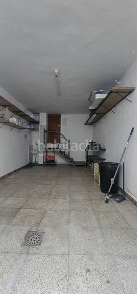 Foto ed655809-c715-48b4-b866-11ffd32c7c98. Aparcament cotxe a Íllora