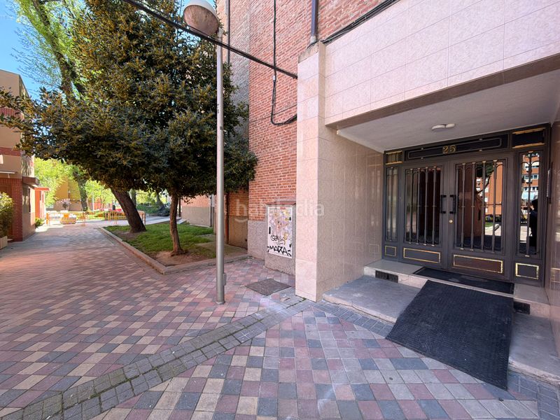 Foto 3fc4d4d5-87c8-4922-9e57-fe784d331074. Pis a plaza campo de criptana 25 a Almendrales Madrid