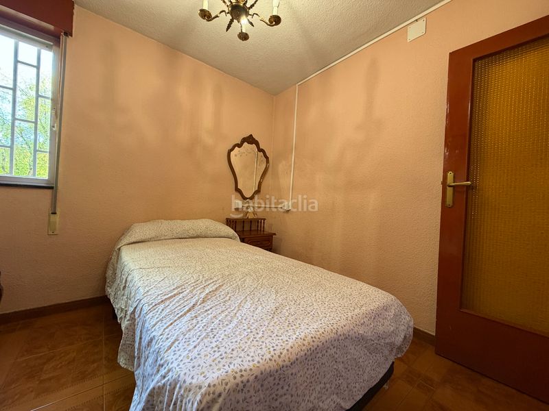 Foto 5f6593d3-47a5-48ef-9aa3-dd69d40a9e90. Pis a plaza campo de criptana 25 a Almendrales Madrid