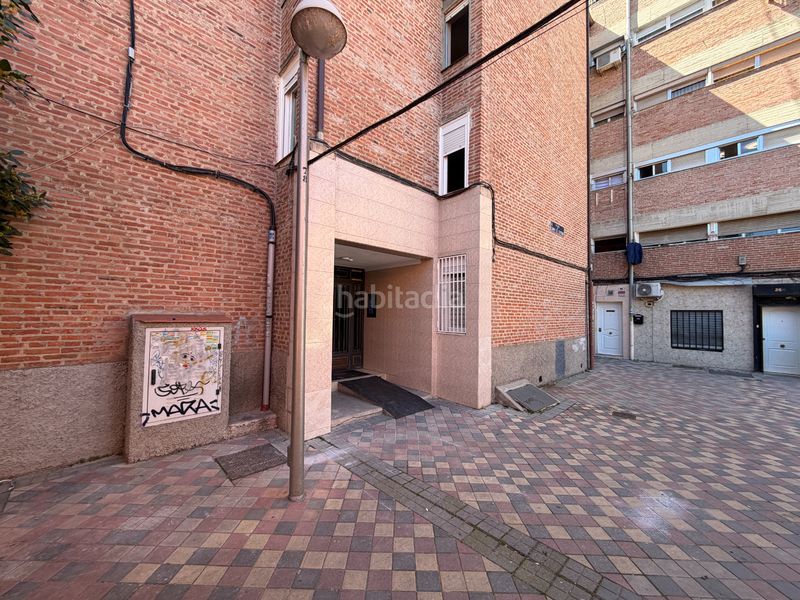 Foto a2015206-9973-4e18-b03c-5aed97245f53. Pis a plaza campo de criptana 25 a Almendrales Madrid