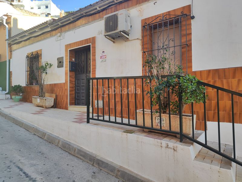 Foto c57bd733-e132-4fd3-b930-933c0a8faa23. Casa aparellada a Mangas Verdes - Las Flores - Parque del Sur Málaga