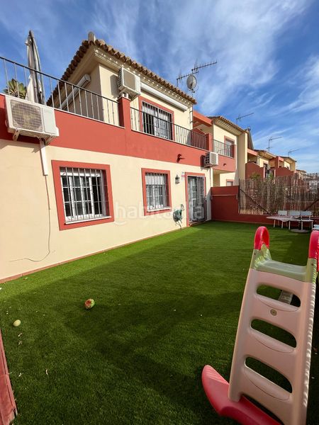 Foto a50b563d-e6b1-47a7-b07c-e3e1b4c3e851. Casa adossada amb aparcament a Benajarafe