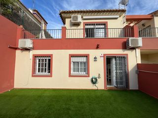 Casa adossada  Calle apolo. Grupo modernia vende en benajarafe