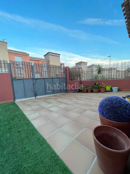Foto def46371-11ea-48b7-be94-f1c5828bc900. Casa adossada amb aparcament a Benajarafe
