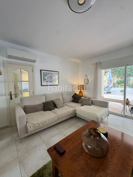 Foto b8e35c9e-826a-405a-b907-99e20df5cd72. Chalet con piscina in L´Albir Alfàs del Pi (l´)