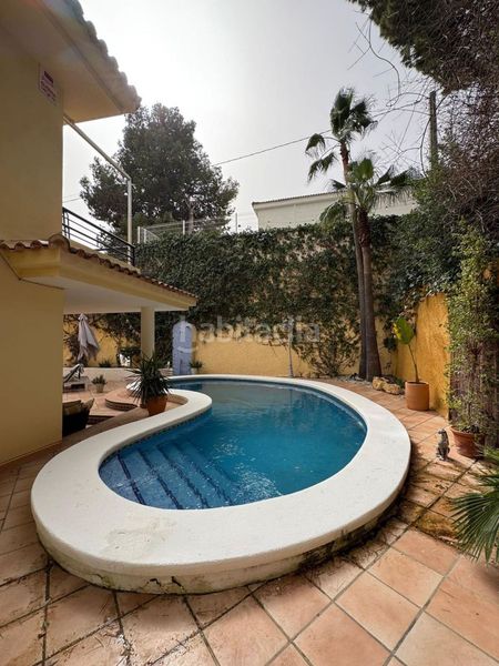 Foto f97f29ec-5bff-4ed5-b694-df969a0ce941. Chalet con piscina in L´Albir Alfàs del Pi (l´)