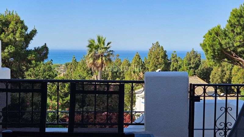 Foto 06bda053-f9dd-4b03-92fd-6ebce4026d57. Casa adossada amb calefacció piscina a San Pedro de Alcántara Pueblo Marbella