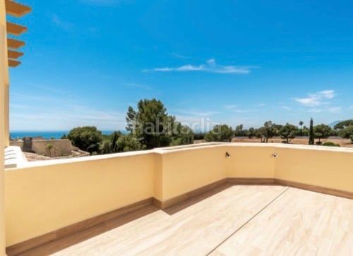 Foto d045ec2e-d414-4f3d-991a-1e8ab8348335. Casa adossada amb calefacció aparcament piscina a Marbella