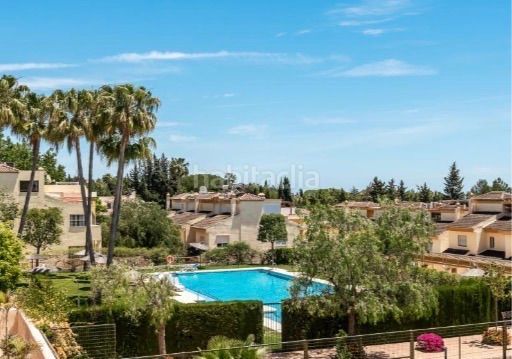 Foto f1851614-d488-42b7-ae83-7e939e66af7f. Casa adossada amb calefacció aparcament piscina a Marbella
