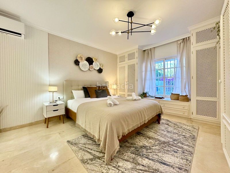 Foto f4a86343-bae3-4f64-847b-90e07379af46. Lloguer casa amb calefacció piscina a Nueva Andalucía centro Marbella