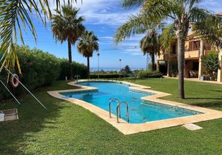 Rent Semi detached house in Elviria. Magnifica casa  adosada reformada