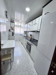 Appartement à Calle atlantida, badalona, spain. Excelente oportunidad piso en  badalona!