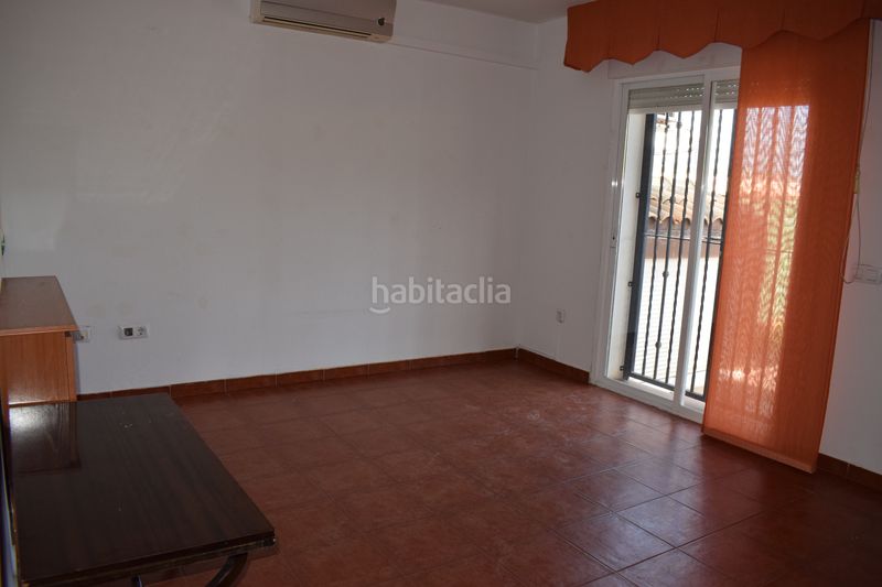 Foto 4c1c0177-1759-42fc-9600-b78a3e14560f. Xalet amb calefacció aparcament a Borox