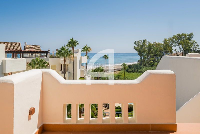 Foto 51a70579-5976-405b-ad6b-05a4eb8bdf6a. Àtic amb calefacció aparcament piscina a El Velerín Estepona