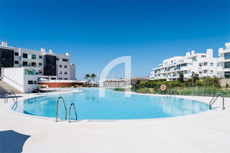 Foto 4e80bceb-bca3-493d-b3aa-0d0be321da98. Pis amb calefacció aparcament piscina a El Higuerón Fuengirola