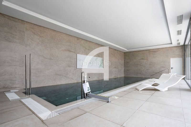 Foto 9ac3674b-6874-461a-a87a-bf5dbd33c6ab. Àtic amb calefacció aparcament piscina a Cabopino - Artola Marbella