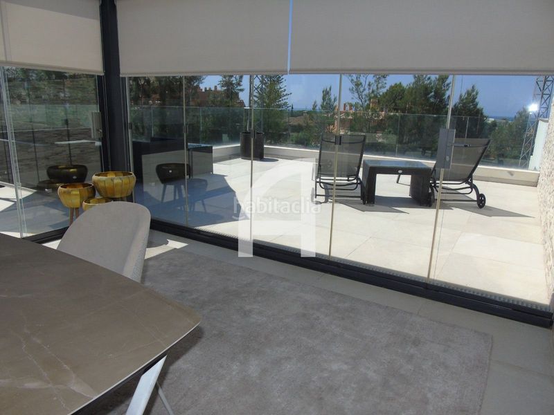 Foto 0c161c66-6a0a-4d3b-b08c-a6cb8f2ad07c. Àtic amb calefacció aparcament piscina a Cabopino - Artola Marbella