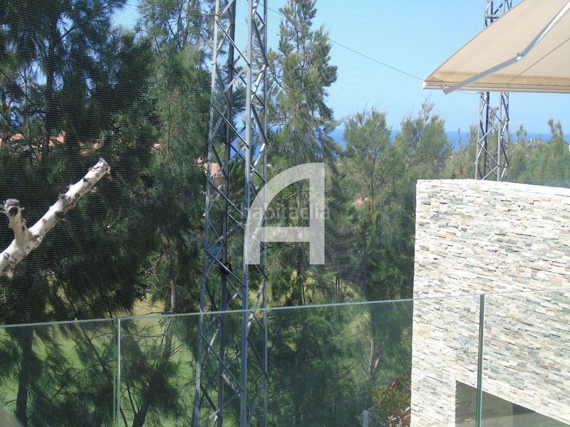 Foto 3d5699e5-30fa-4105-967b-7c8ef50f673f. Àtic amb calefacció aparcament piscina a Cabopino - Artola Marbella