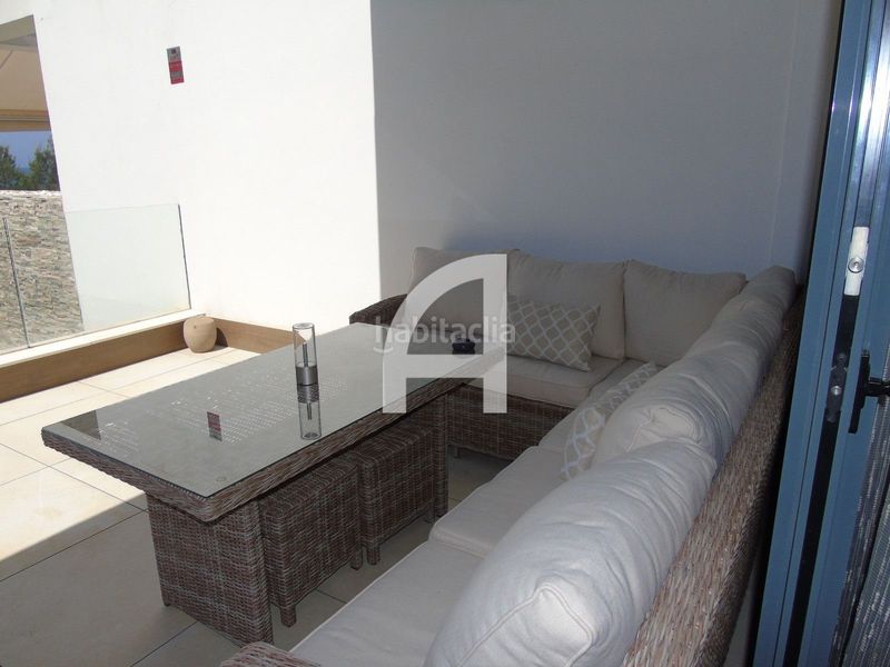 Foto 73bb844b-7751-48f0-b8aa-da3c302e8944. Àtic amb calefacció aparcament piscina a Cabopino - Artola Marbella