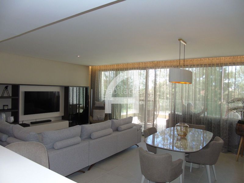 Foto c055f044-de0d-4a8c-81e4-b27861f03231. Àtic amb calefacció aparcament piscina a Cabopino - Artola Marbella