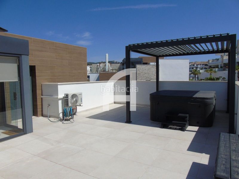 Foto e7dcf470-c890-4835-abc9-aa583f9a4288. Àtic amb calefacció aparcament piscina a Cabopino - Artola Marbella