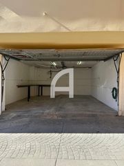 Autoparkplatz in Los Boliches. Garaje doble en los boliches