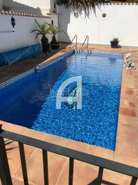 Foto 0261a430-36fc-43bc-a39a-2501e0e83b94. Alquiler chalet precioso chalet independiente en la cala en Mijas