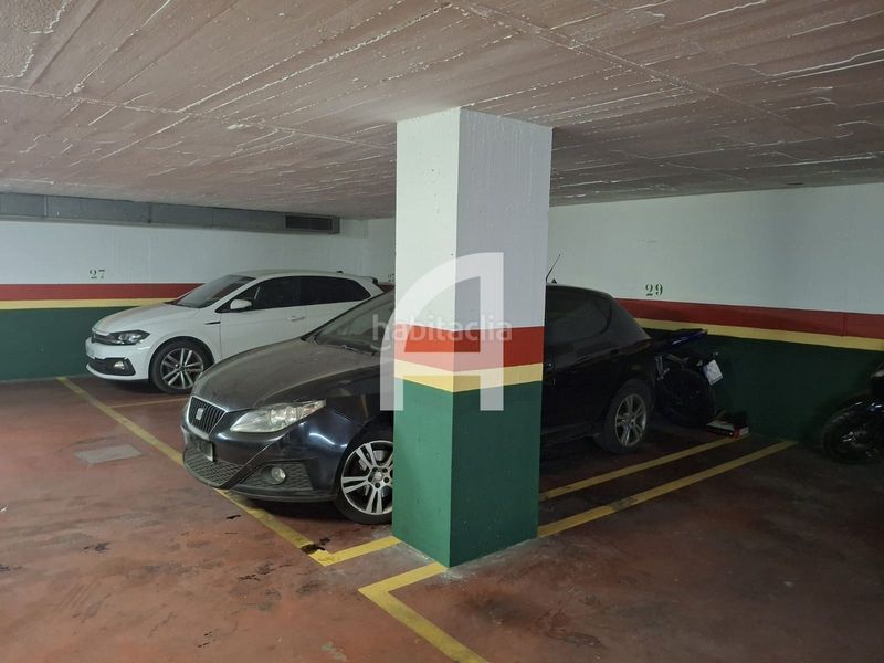 Foto f0612b46-ce11-4176-b5dc-07319f565849. Aparcament cotxe a Centro ciudad Fuengirola